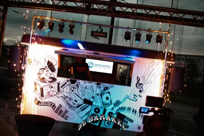Bigger view of Voorstelling de Barakke